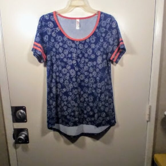 Lu la Roe Blue floral print short sleeve Top Size: M - Picture 6 of 11